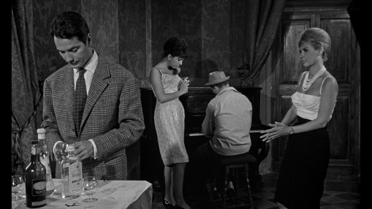 The Playgirls and the Vampire