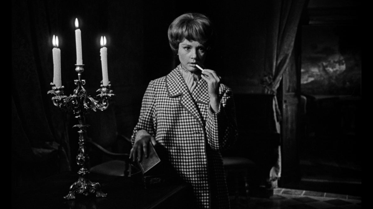 The Playgirls and the Vampire