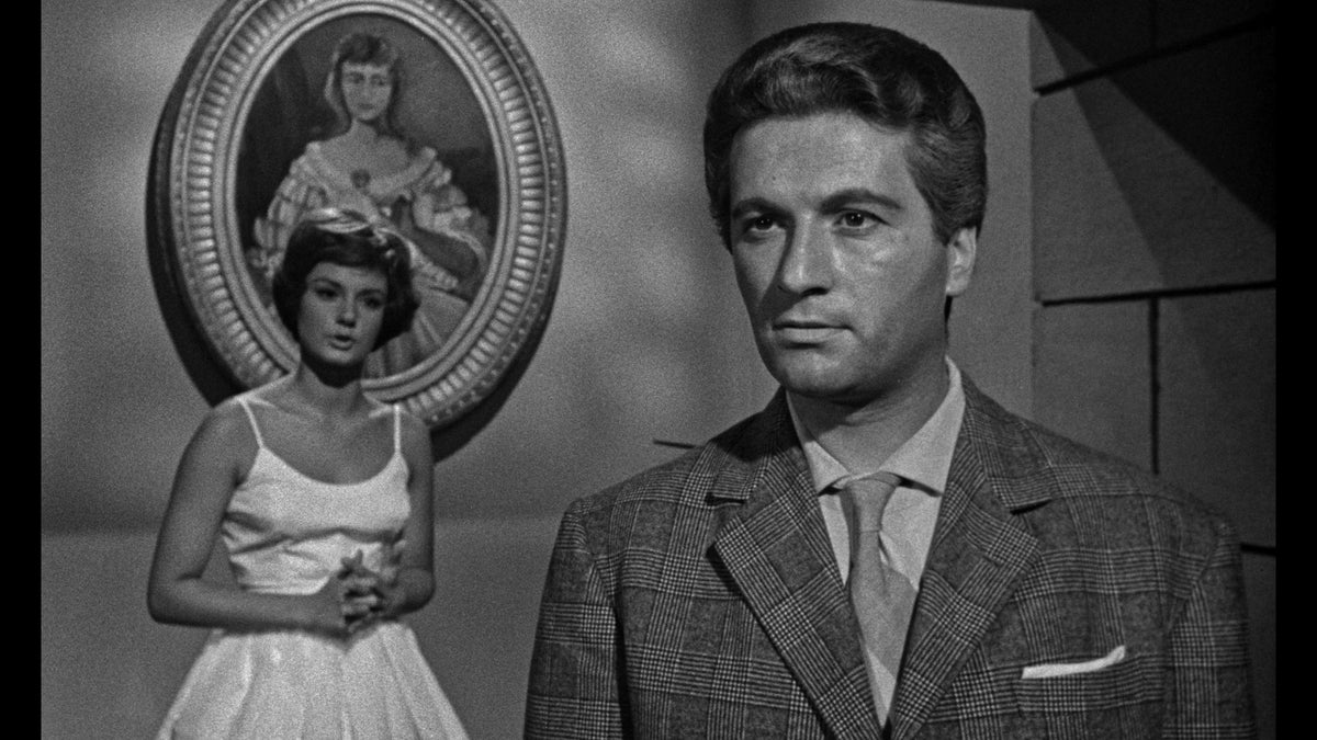 The Playgirls and the Vampire