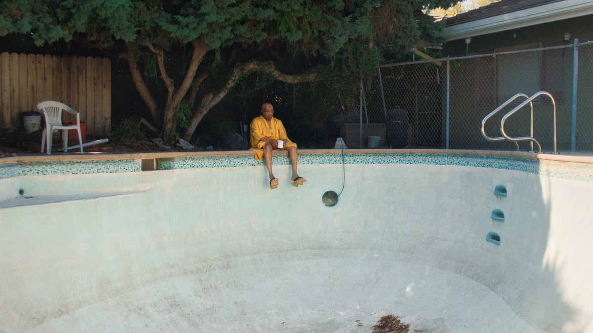 Swamp Dogg Gets His Pool Painted