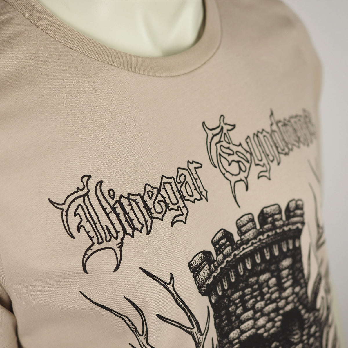 Vinegar Syndrome Castle Gate - Shirt
