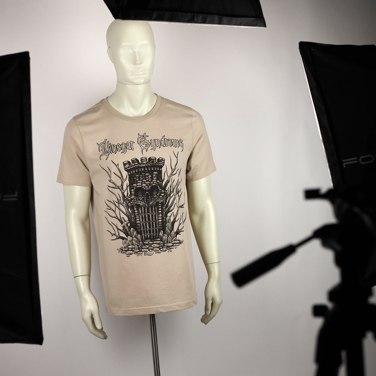 Vinegar Syndrome Castle Gate - Shirt
