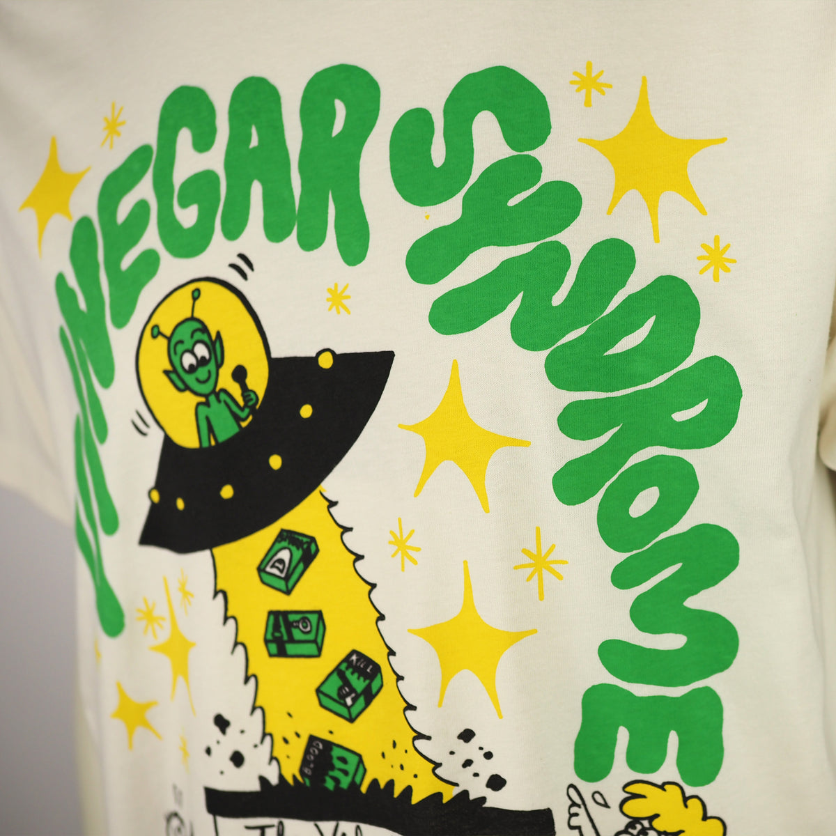 Vinegar Syndrome - Alien Attack on the Video Shack! - Relaxed Fit Heavyweight Shirt