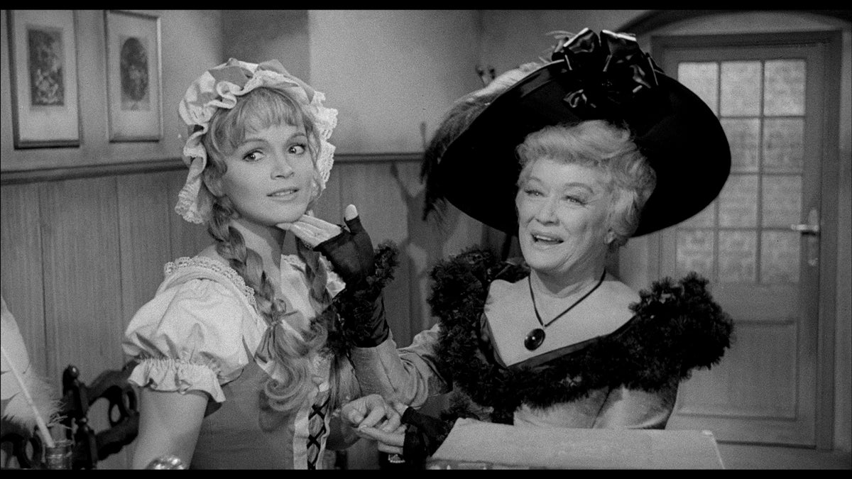 Fanny Hill / The Phantom Gunslinger